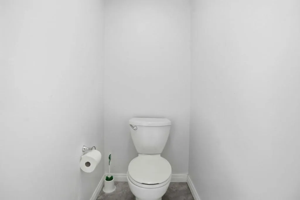 2352 Shore Isle Avenue, Thermal, California 92274 home-pic-32